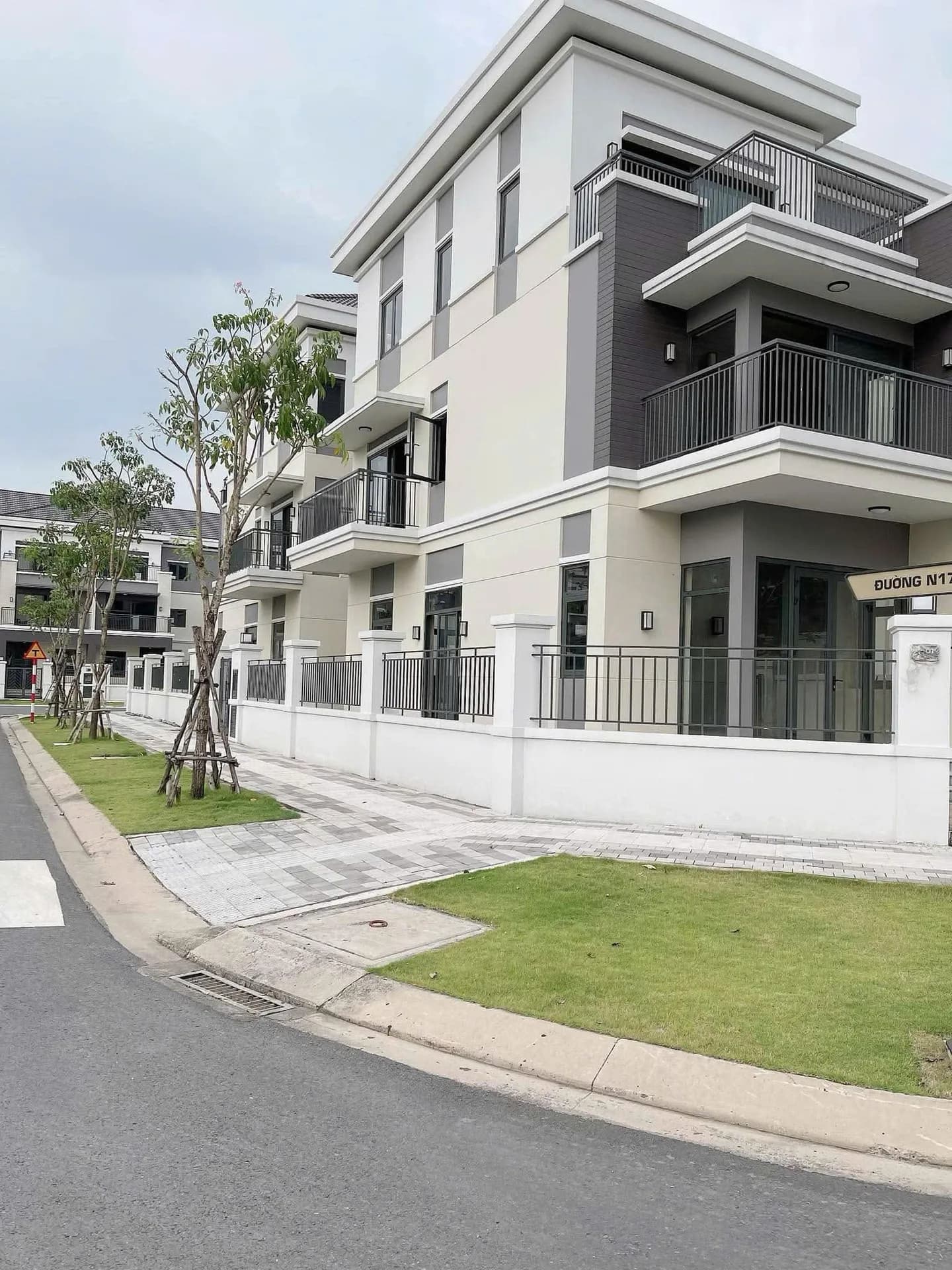 Bán nhà phố căn góc NA.T11-3 diện tích 11x20m giá đầu tư 13 tỷ sở hữu hai mặt tiền đắc địa